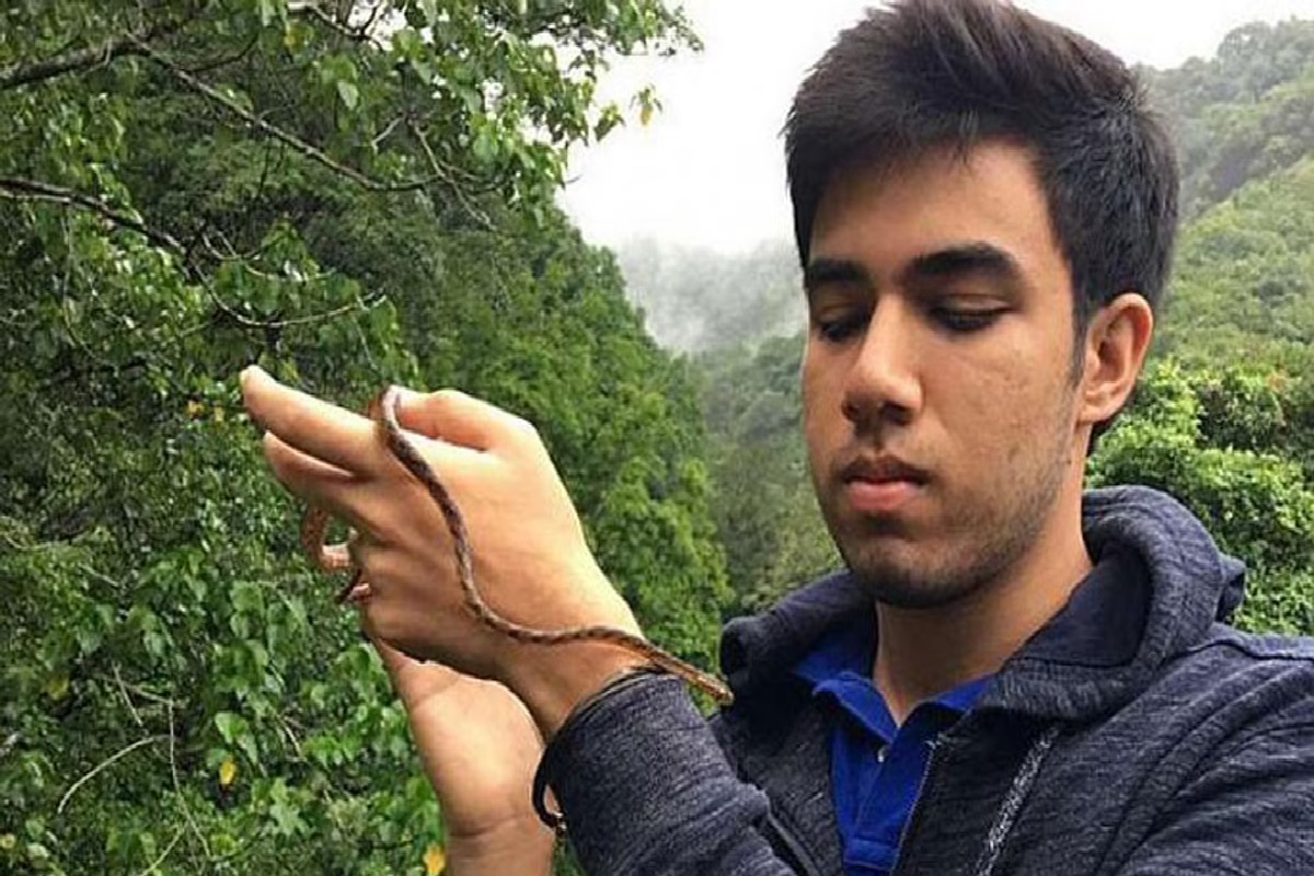 तेजस ठाकरेंचं नवं संशोधन, मुंबईतल्या विहिरीत आढळली अंध ईलची नवी प्रजाती