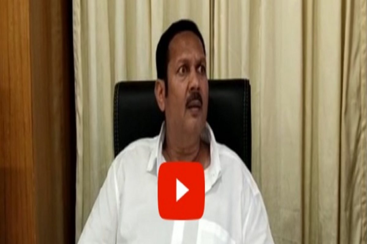 'क्रीडा संकुल उभारलं तेव्हाच्या पालकमंत्र्यांना जोड्याने मारलं पाहिजे' उदयनराजे संतापले, पाहा VIDEO