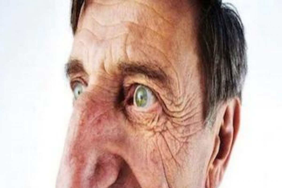 हा आहे जगातील सर्वात लांब नाक असलेला व्यक्ती; 71 वर्ष वय असून अजूनही वाढतीये लांबी