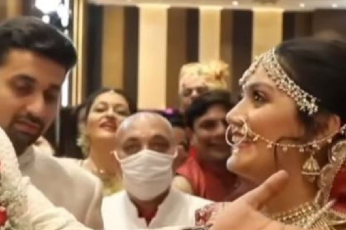 लग्न मंडपातच प्रपोज करणाऱ्या नवरदेवाची फजिती; ऐनवेळी नवरीनं नकार दिला अन्..; पाहा VIDEO