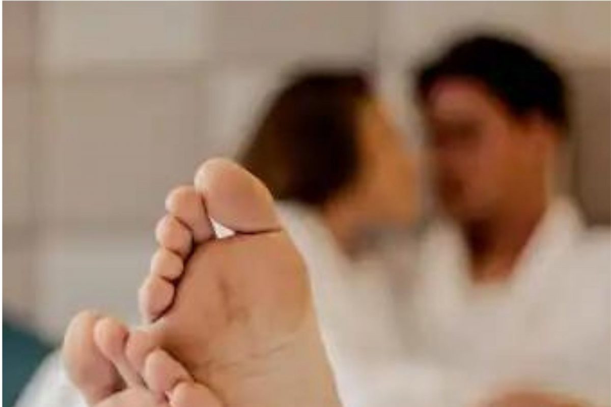 लग्नातच तरुणीनं नवरदेवाच्या मित्रासोबत ठेवले शारीरिक संबंध; अचानक आला हृदयविकाराचा झटका अन्..