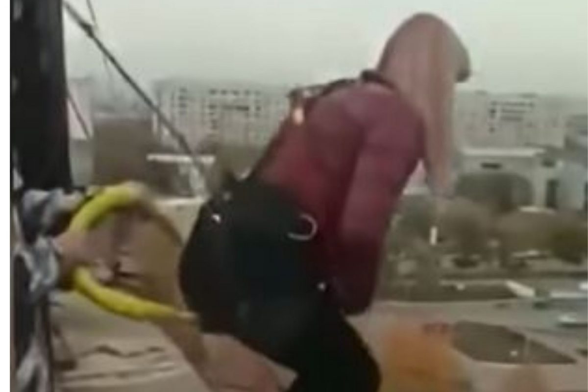 Bungee Jumping साठी 80 फूट उंचीवरुन घेतली उडी; दोरी तुटल्यानं महिलेचा मृत्यू, Shocking Video