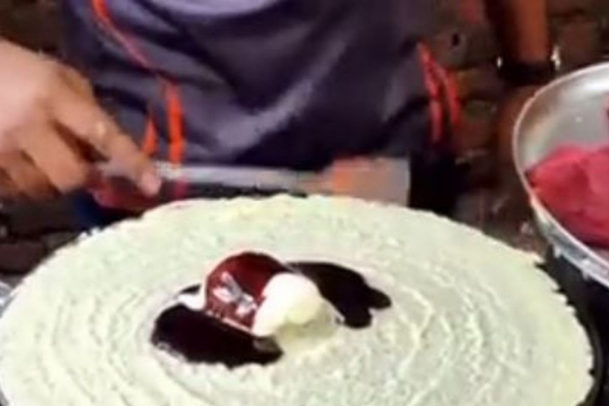 VIDEO: कुल्हड पिझ्झानंतर आता आईस्क्रीम डोसा आला चर्चेत; रेसिपी पाहूनच गायब होईल भूक