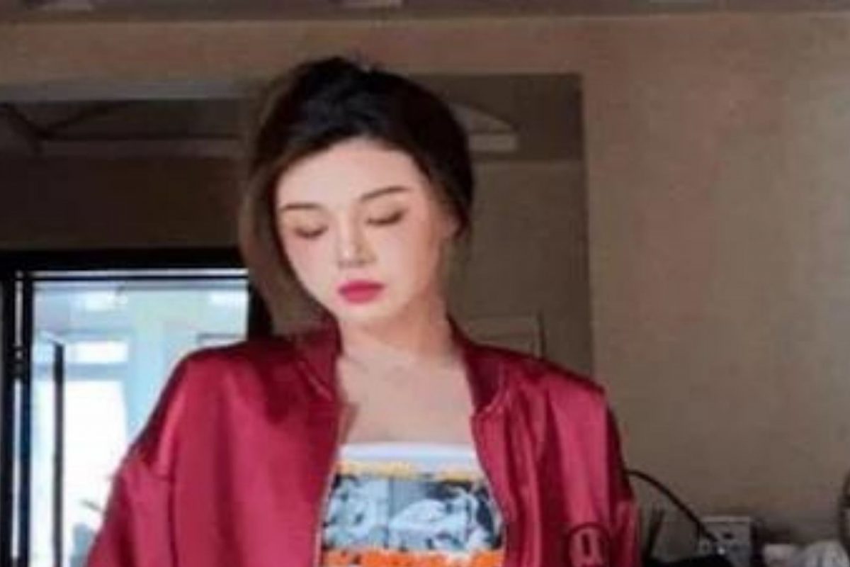 धक्कादायक! लाईव्ह येत 25 वर्षीय सोशल मीडिया स्टारनं घेतलं विष, मग स्वतःच रुग्णवाहिकाही बोलावली पण...