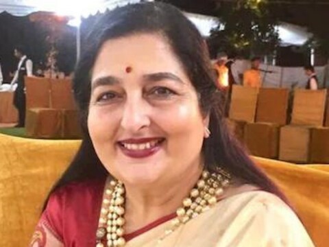 महान संगीतकार ओ. पी. नैयर (Music Director) यांनी अनुराधा पौडवाल यांचं गाणं जेव्हा ऐकलं तेव्हा ते म्हणाले होते की आता लता मंगेशकरांचा जमाना संपला. अनुराधा पौडवाल त्यांची जागा घेईल.