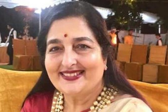 HBD Anuradha Paudwal: एकेकाळी लतादीदींसाठी ठरलेल्या चॅलेंज; या एका निर्णयामुळे संपलं करिअर