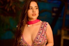 Viral Photos : उर्फी जावेद पुन्हा आली चर्चेत; या Hot फोटोंनी वेधलं लक्ष