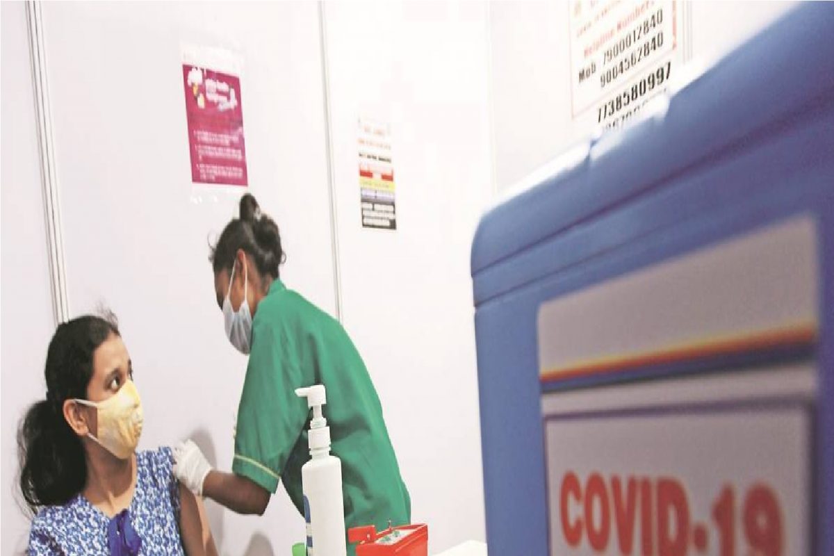 Corona Vaccination मध्ये मुंबई पालिकेनं गाठला विक्रम, 100 टक्के नागरिकांचा पहिला डोस पूर्ण