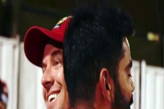 IPL 2021: 'काही जणांना आता छान झोप लागेल', विराटनं कॅप्टनसी सोडताच डिविलियर्सचं वक्तव्य VIDEO