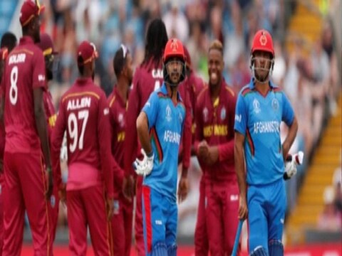 टी-20 वर्ल्ड कपच्या (T20 World Cup) सराव सामन्यातला सगळ्यात मोठा उलटफेर बघायला मिळाला आहे. अफगाणिस्तानच्या टीमने दोन वेळा वर्ल्ड कप जिंकलेल्या वेस्ट इंडिजचा (Afghanistan vs West Indies Practice Match) तब्बल 56 रननी पराभव केला आहे. 