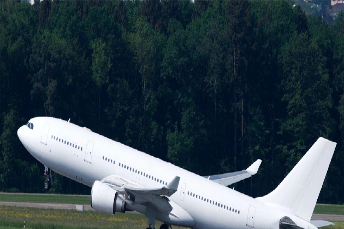 विमान प्रवास महागण्याची शक्यता, Aviation Turbine Fuel चे दर पुन्हा वाढले