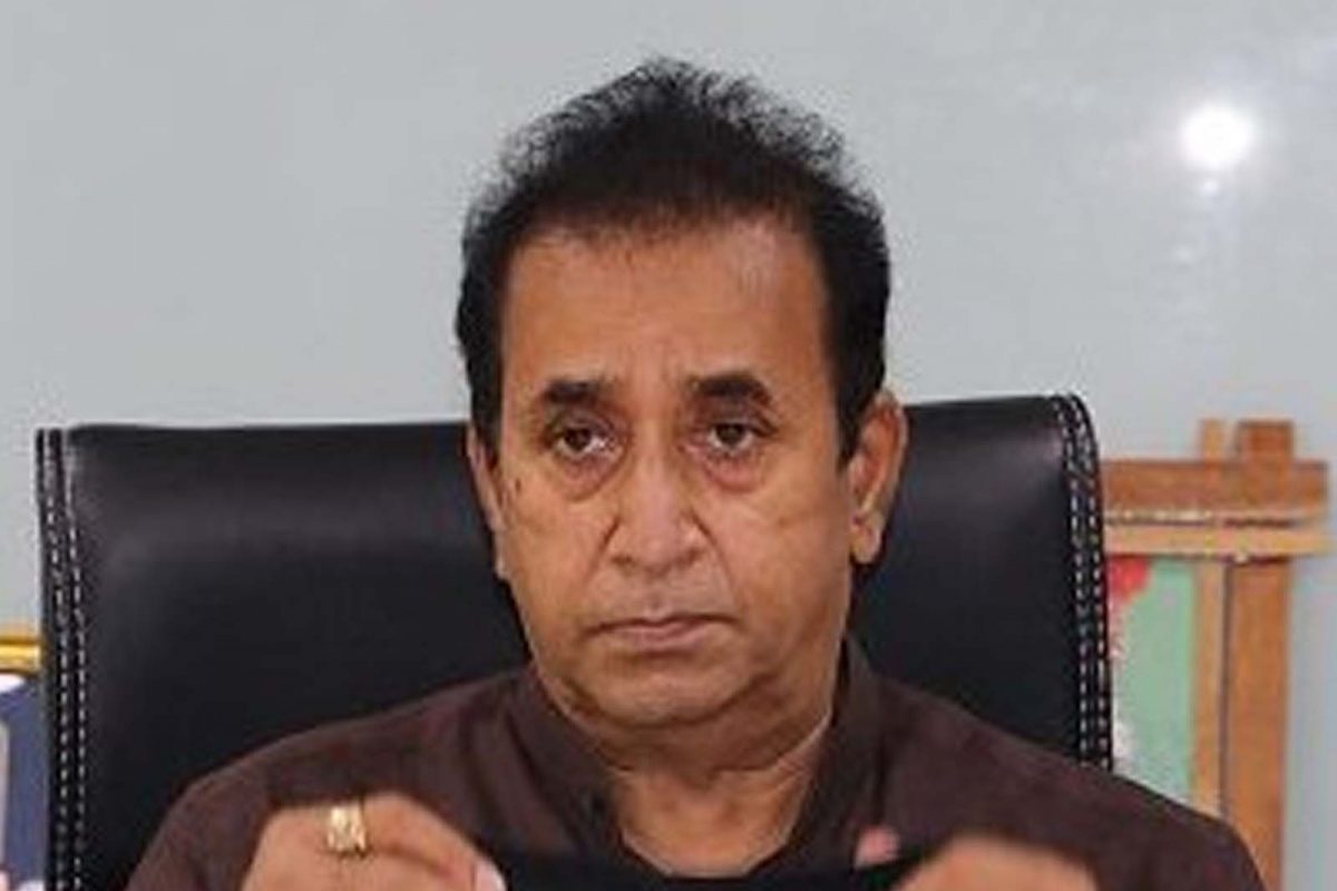 मुंबईचे माजी पोलीस आयुक्त परमबीर सिंग यांनी अनिल देशमुख यांच्यावर 100 कोटी रुपये वसुलीचा आरोप केला होता.