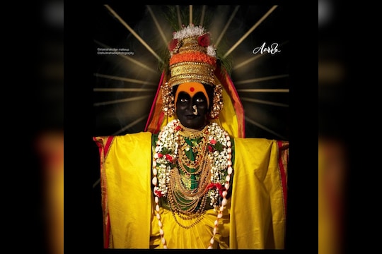 Navratri 2021: पहिल्या दिवशी शेवंता फेम अपूर्वा नेमळेकरने धारण केले अंबाबाईचं रुप