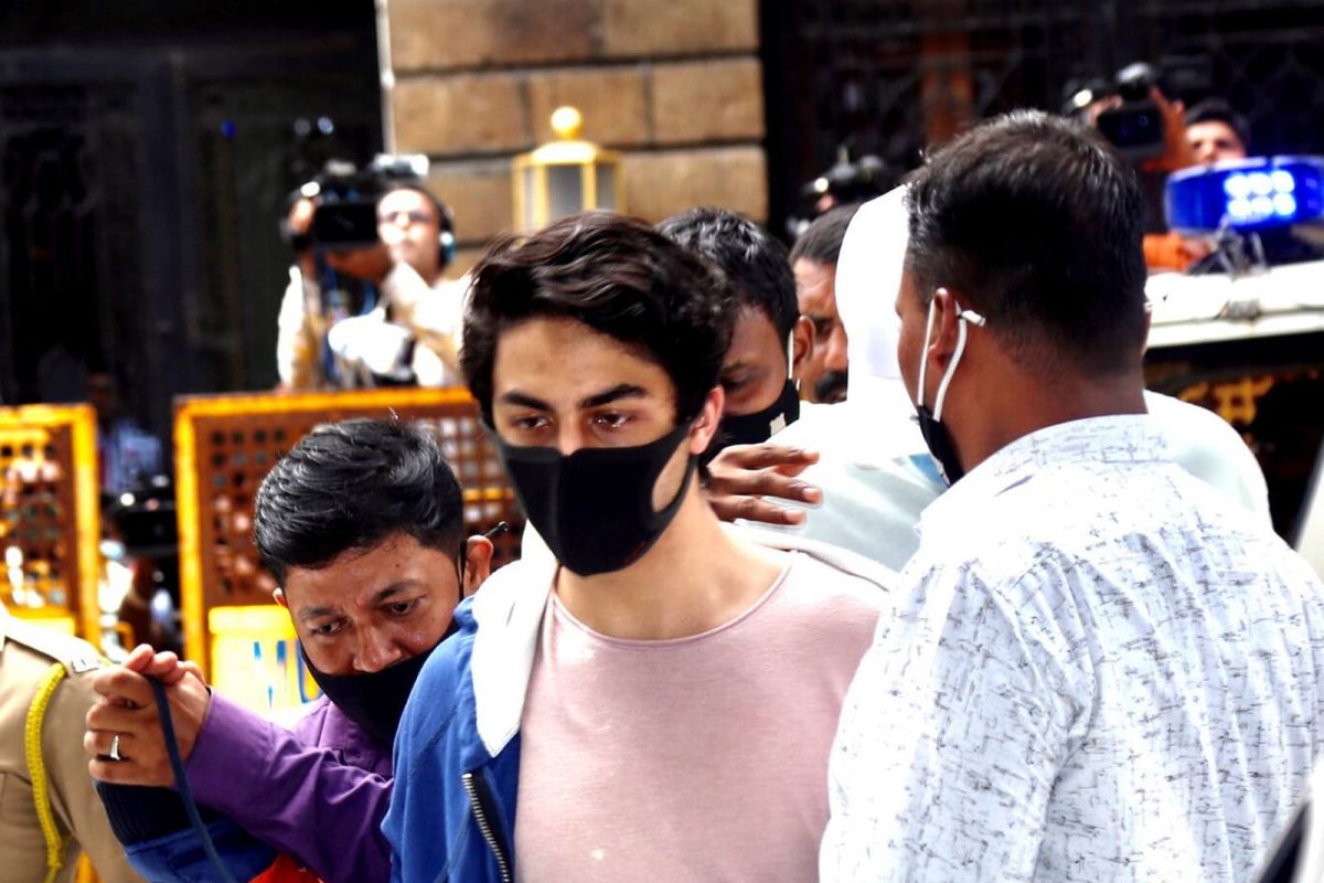 अविन शाहूला (Avin Shahu) अंमली पदार्थ सेवन प्रकरणी अटक केली होती. तर मनिष राजगरीया (Manish Rajagariya) याच्याकडून २.४ ग्रॅम गांजा जप्त केला होता.