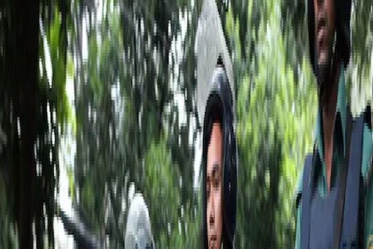 बांग्लादेशात हिंदूंवर हल्ले सुरूच, समाजकंटकांनी पेटवली 20 कुटुंबीयांची घरं