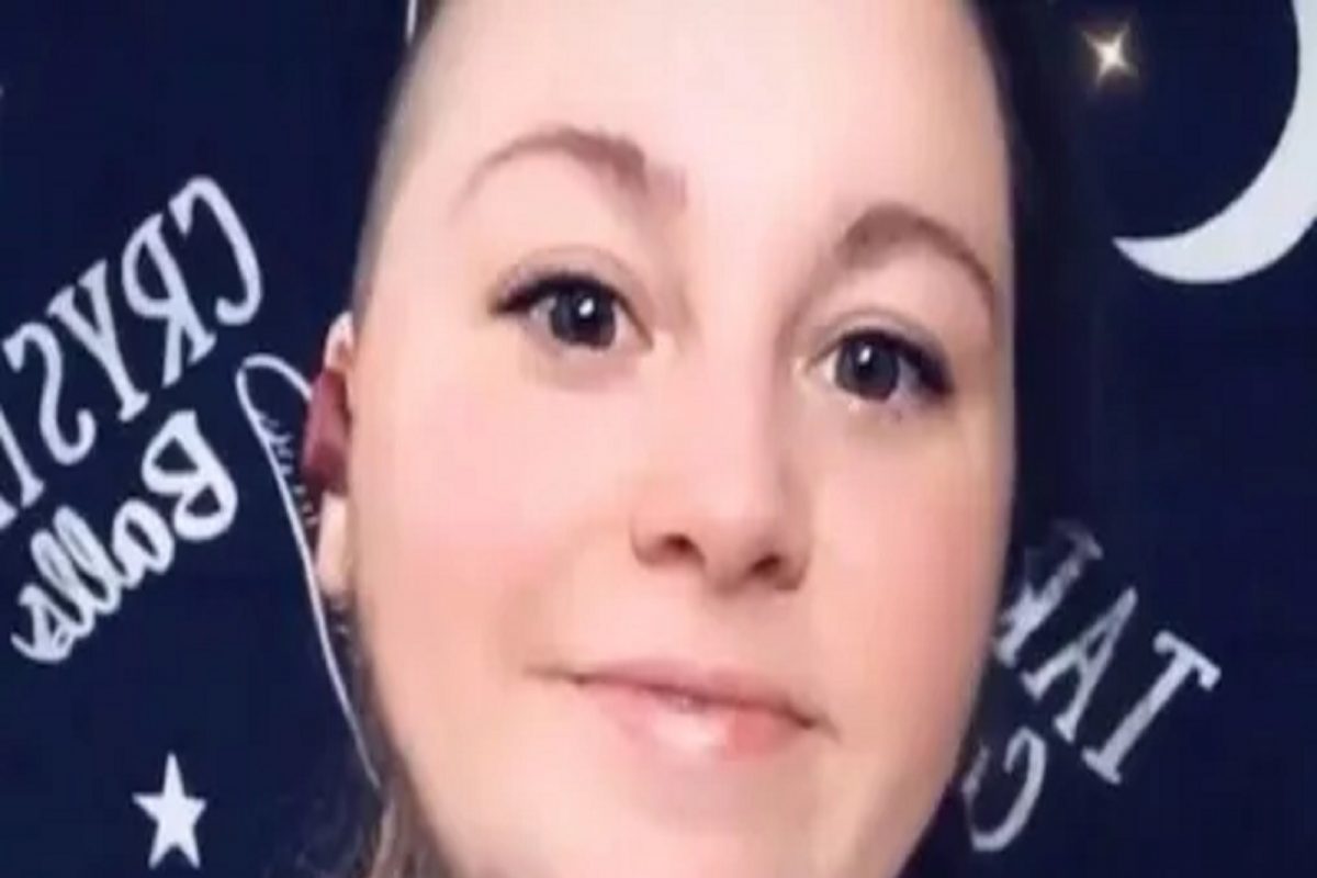 या दाढीवाल्या महिलेला पाहताच दिवाने होतात पुरुष; आपल्या बोल्ड अदांनी करते घायाळ