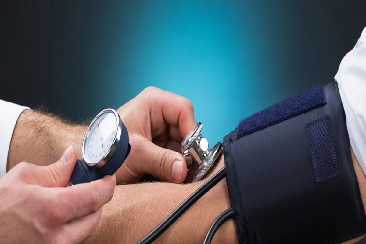 रक्तदाब : प्रोबायोटिक्स रक्तदाब कमी करण्यासाठी उपयुक्त ठरू शकतात.