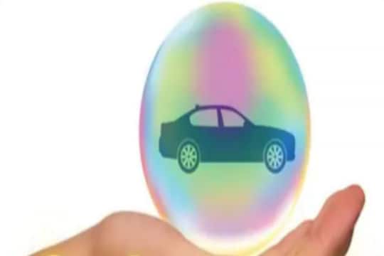 अनेक परिस्थितीत महत्त्वाचा ठरतो Car Insurance, विमा काढताना या गोष्टी लक्षात ठेवाच