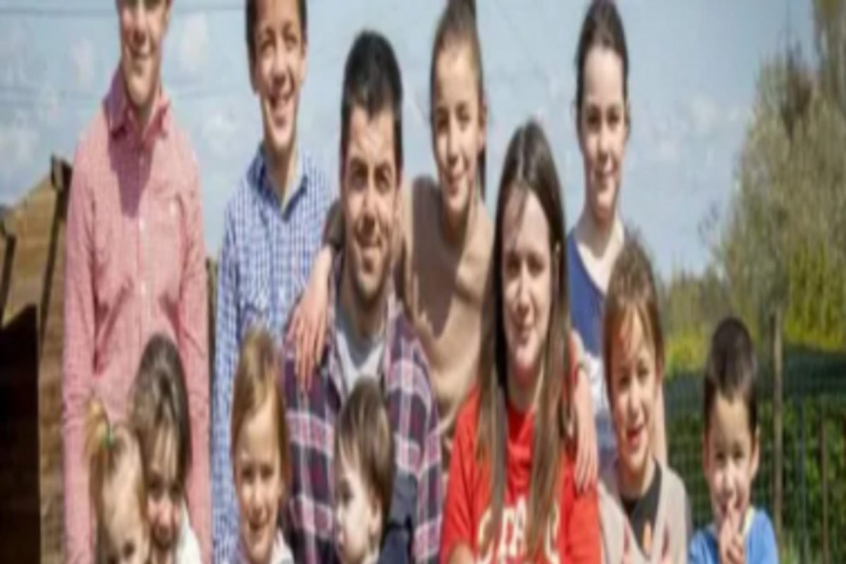 Alex, Axel, Xela, Lexa... केवळ 4 अक्षरांवरुन ठेवली 11 मुलांची नाव, आता 12व्या मुलाची तयारी