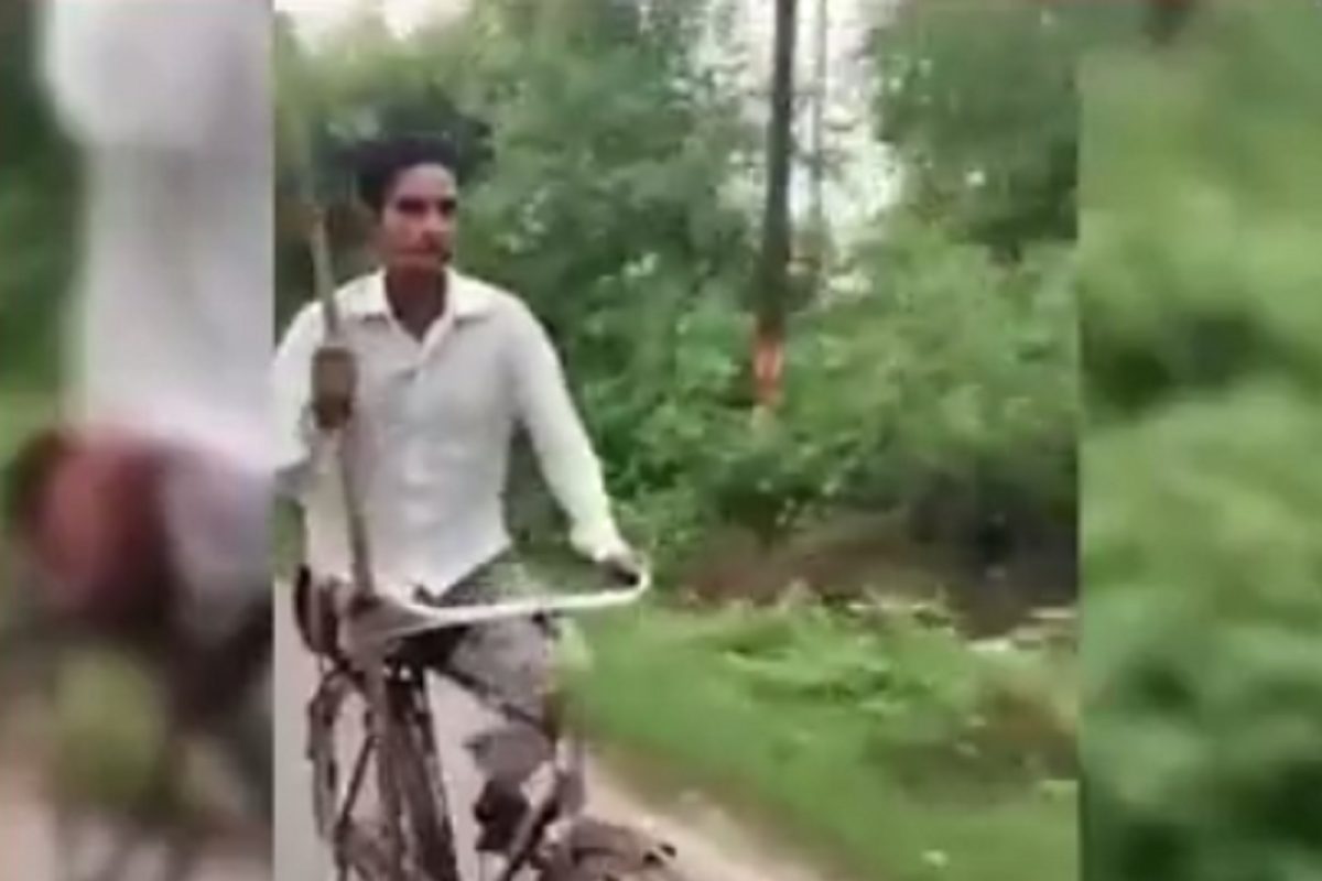 एका पायावर वाऱ्याच्या वेगाने चालवतो सायकल; अपंग तरुणाचा VIDEO पाहून तुम्हीही कराल सॅल्युट