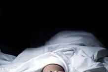 चिमुकल्या लेकींसमोर आईनं तळतळत सोडला प्राण; देवीच्या दर्शनासाठी जाताना आलं विघ्न चिमुकल्या लेकींसमोर आईनं तळतळत सोडला प्राण; देवीच्या दर्शनासाठी जाताना आलं विघ्न