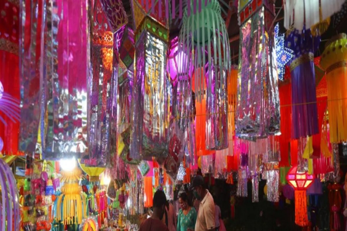 कोरोना, डेंग्यूचं थैमान! आजारांच्या संकटात कशी साजरी कराल दिवाळी पाहा; AIIMS च्या डॉक्टरांनी सांगितला मार्ग