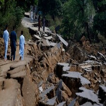 Earthquake : जोरदार भूकंपाच्या धक्क्यानं हादरलं पाकिस्तान Earthquake : जोरदार भूकंपाच्या धक्क्यानं हादरलं पाकिस्तान