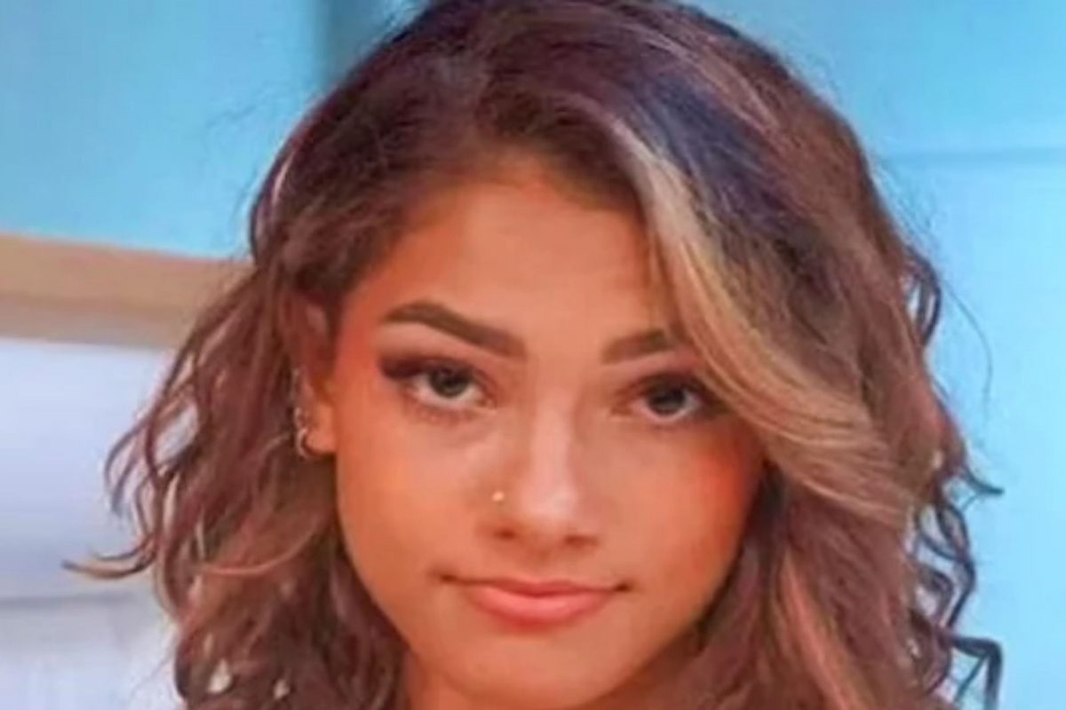 वडिलांच्या मृतदेहासोबत मुलीचं हॉट Photo Shoot; सोशल मीडियावरही केले शेअर