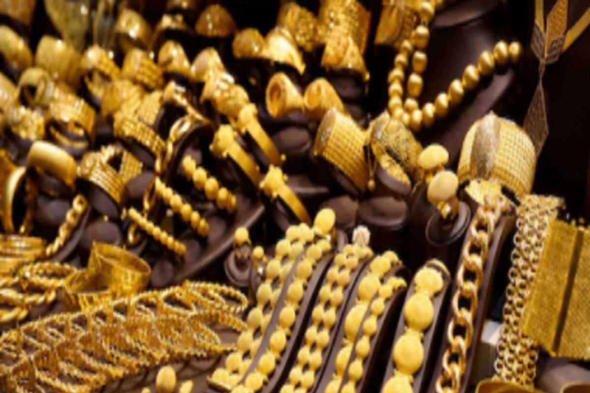 Gold Price Today: आठवड्याच्या सुरुवातीला सोने-चांदी दरात वाढ, तपासा आजचा भाव