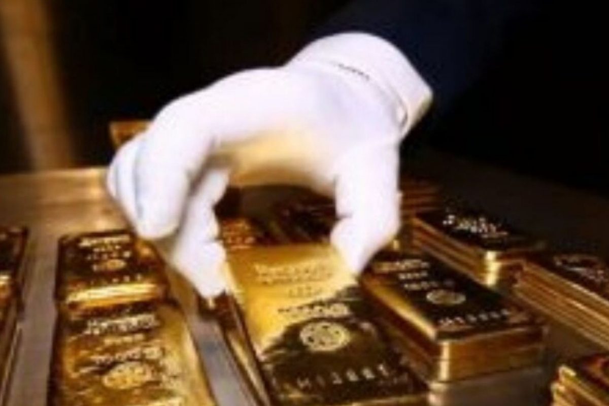 जळगावातील बँकेत 'मनी हाइस्ट' स्टाइल दरोडा; तिघांनी 3 कोटींचं लुटलं सोनं, पण...