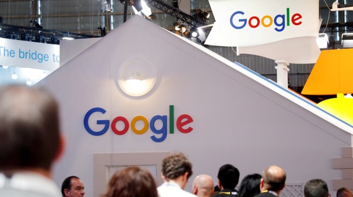 Google bot एक Web Crawlers सॉफ्टवेअर आहे, जे Crawlers वेब पेज सर्च करतं आणि Crawlers त्यावर दिलेल्या लिंक्स फॉलो करतो. क्रॉलर्स अनेक लिंकवरुन डेटा एकत्र करुन Google च्या सर्व्हरवर आणतो.