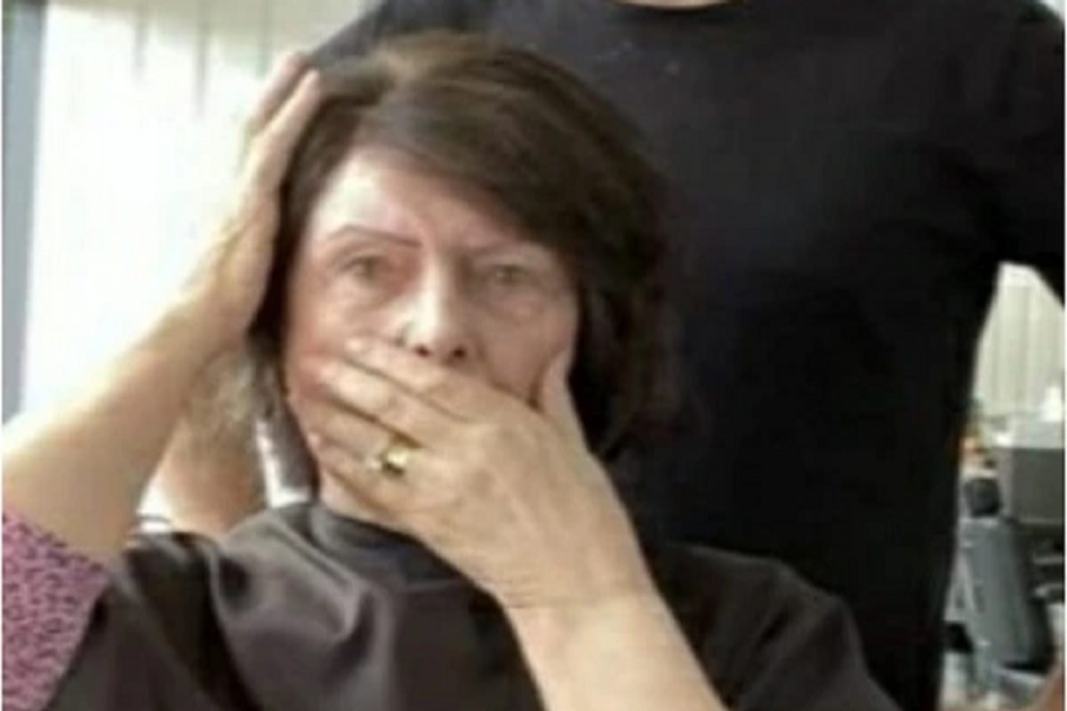 केसांसाठी खर्च केले तब्बल 35 हजार रुपये; स्वतःला आरशात पाहताच ढसाढसा रडू लागली महिला