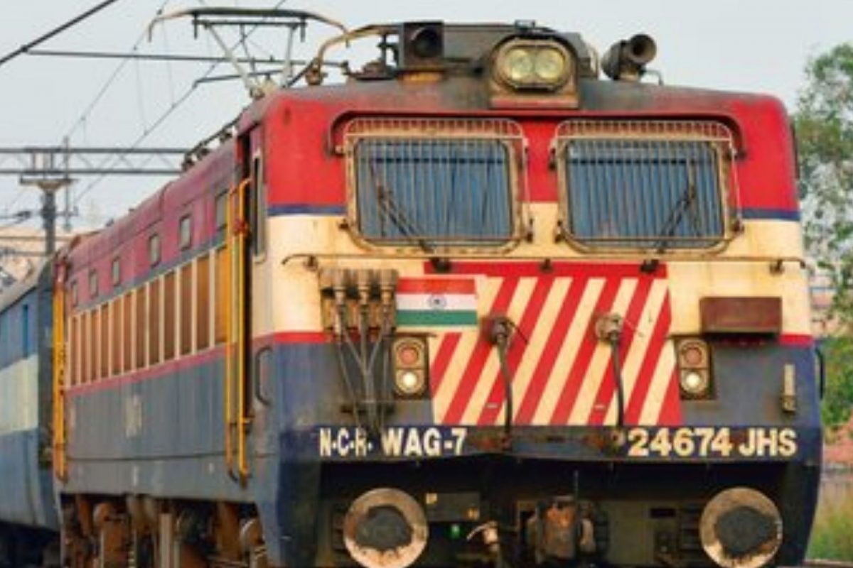 Central Railway Recruitment: मध्य रेल्वे मुंबई इथे 'या' पदांसाठी नोकरीची संधी; 27,500 रुपये मिळणार पगार