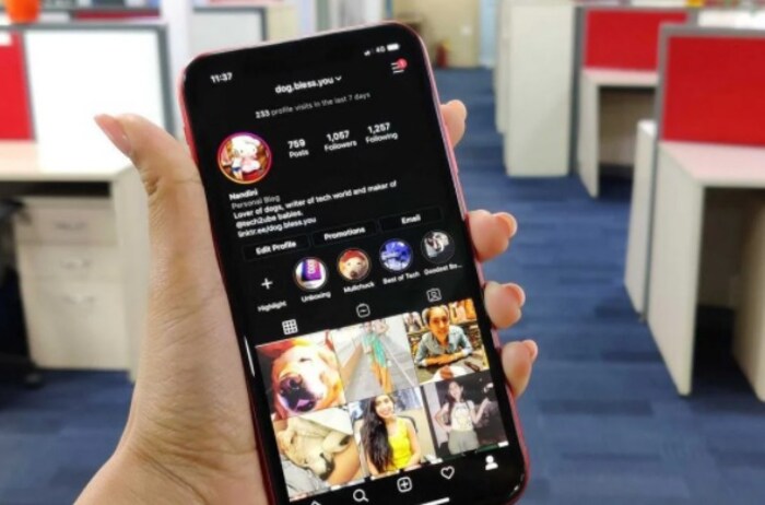 सर्वात आधी Instagram अपडेट करावं लागेल. त्यानंतर Instagram Account ओपन करा. 