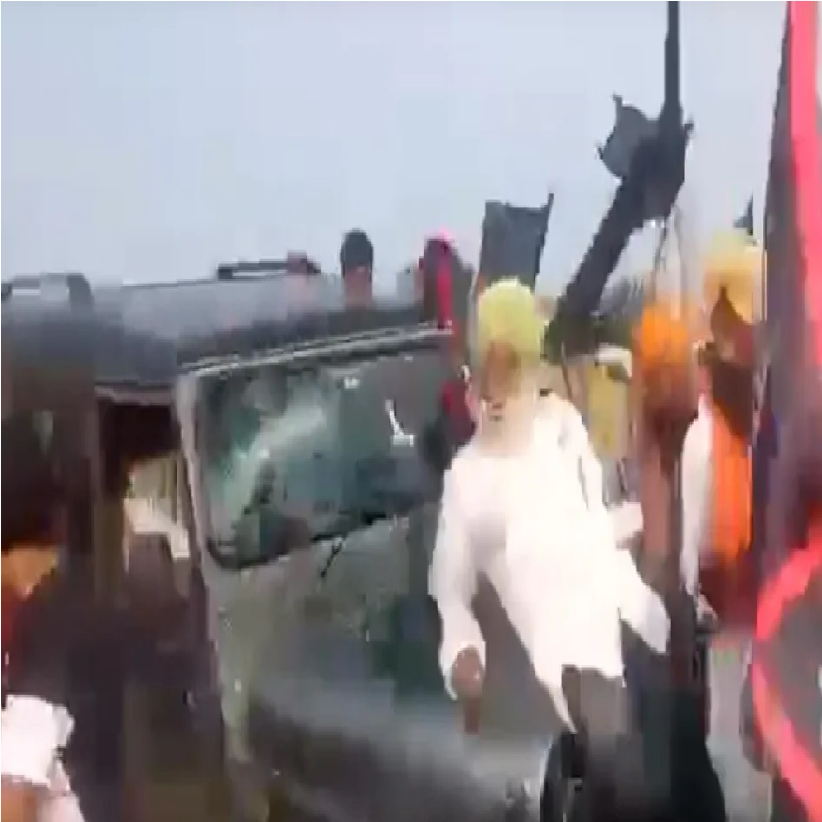 Lakhimpur kheri: मंत्र्याच्या वेगवान SUV नं चिरडलं शेतकऱ्यांना, लखीमपूर खेरीचा horrible Video