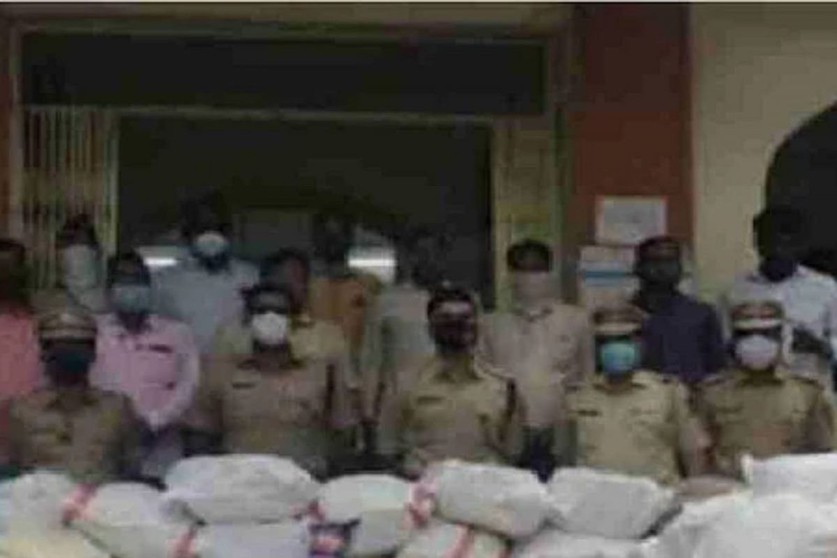 लातुरातील गुटखा किंगला हादरा; 2 दिवसांच्या छापेमारीत तब्बल सव्वा कोटींचा गुटखा जप्त