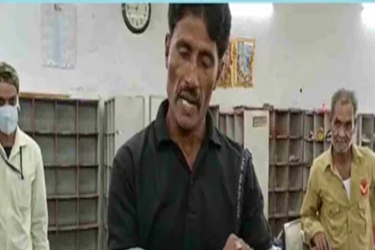 एका पालीची दहशत! भीतीने काम सोडून पळाले कर्मचारी; अख्खं ऑफिस रिकामं झालं