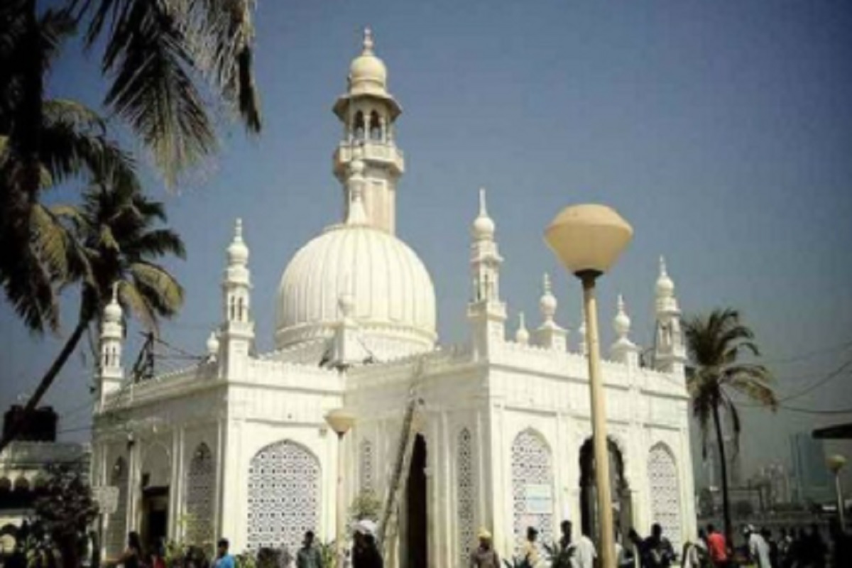 घटस्थापनेपासून धार्मिक स्थळं उघडणार, सुरक्षेच्या दृष्टीने मुंबईतल्या मशिदीमध्ये होणार 'हलाल सॅनिटायझर'चा वापर