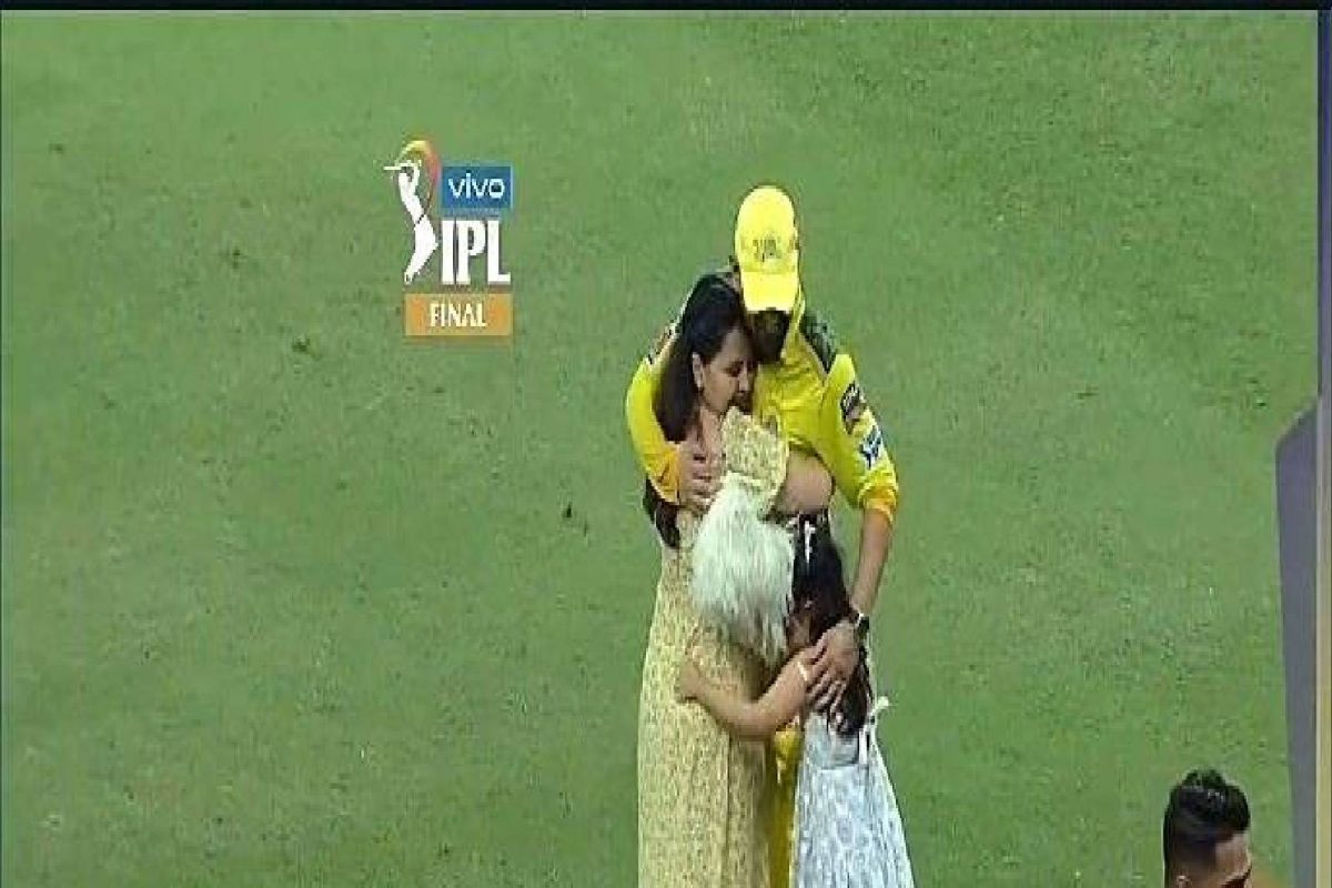 MS Dhoni दुसऱ्यांदा बाबा होणार, साक्षीकडे Good News!