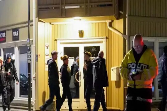 धनुष्यबाण घेऊन गर्दीत पोहोचला हल्लेखोर, बाण सोडल्यानं 5 जण ठार  तर अनेक जखमी