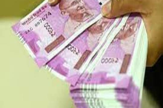 आठ दिवसात ते तुझ्या घरी येऊन पूजा करतील आणि पैशाचा पाऊस पाडून याच्या पाच पट पैसे तुला करून देतील'