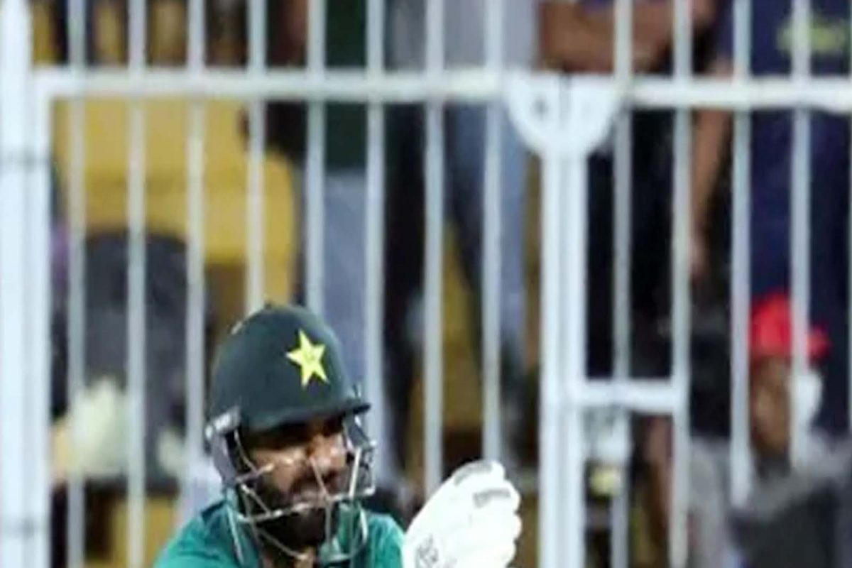 अफगान टीमने दिलेले 147 रन्सचे आव्हान पार करत असताना पाकिस्तानच्या टीमची चांगलीच दमछाक झाली.