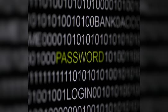 तुमचा बँक अकाउंट Password चोरी तर नाही ना झालाय? बचावासाठी लगेच करा हे काम