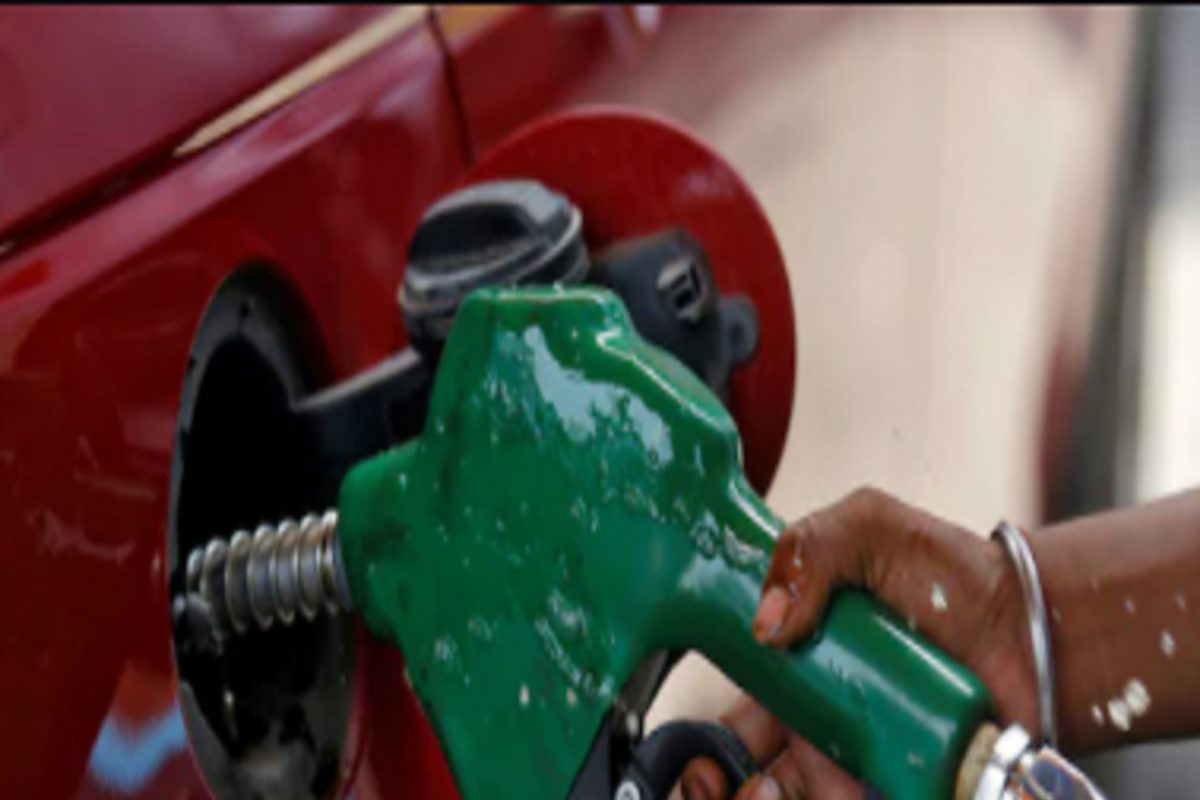 Petrol-Diesel Price Today: उत्पादन शुल्क कमी झाल्यानंतर काय आहे इंधनाची किंमत, जाणून घ्या आजचा पेट्रोल-डिझेलचा भाव