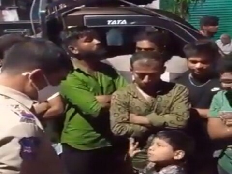 लहान मुलाची हिंमत पाहून पोलीसही थक्क झाले.