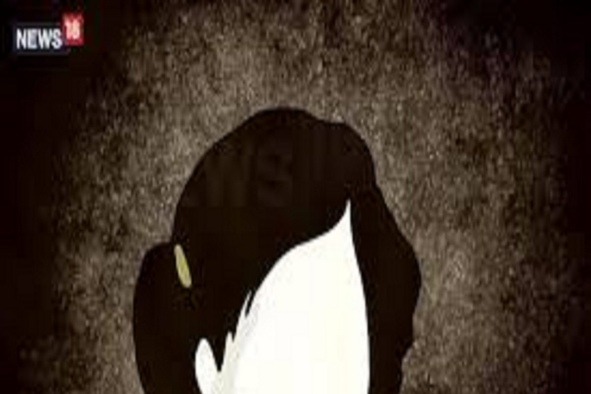 पीडितेवर कित्येक महिन्यांपासून अत्याचार सुरू होते. या नराधमाने पीडितेला जीवे मारण्याची धमकी सुद्धा दिली होती.