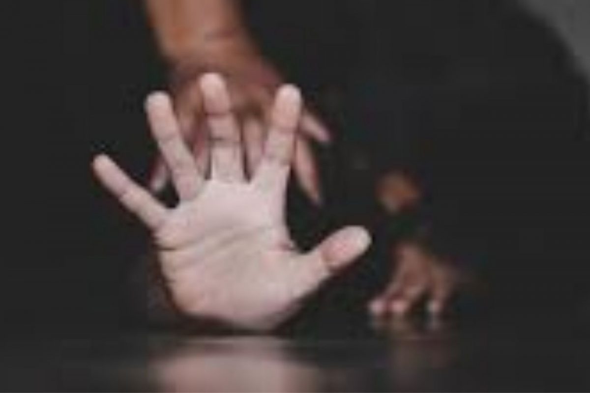 देश हादरला! निर्भयाची पुनरावृत्ती; मूकबधीर अल्पवयीन मुलीवर गँगरेप; भयंकर अवस्थेत रस्त्यावर फेकलं