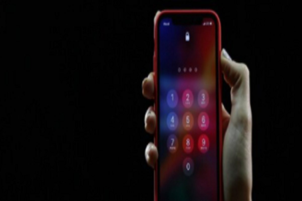 तुमच्या Smartphone सोबत तुम्ही नकळत 100 हून अधिक वेळा करता ही एक गोष्ट; तुम्हाला माहिती आहे का?