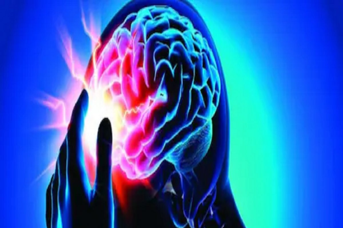 World Stroke Day 2021 : 'BE FAST' स्ट्रोक येताच लक्षात ठेवा हा एक मंत्र; वाचेल अमूल्य जीव