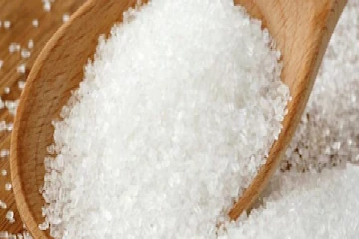 तुम्ही साखरेचा चेहऱ्यासाठी असा कधी वापर केला नसेल; Skin care products फिके पडतील